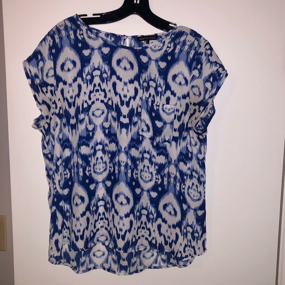 Short sleeve blue & white dress shirt
